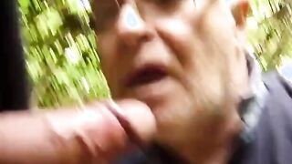 Big Cocks Cruising: Outdoor Foursome Blowjob