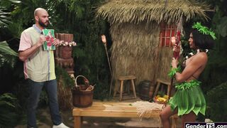 Guy stumbles upon a hulu warrior shemale