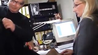 segretaria scopata da tutti