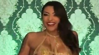 Morena gostosa do rabão fudendo com o dotado