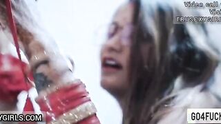 Indian Bhabhi Makan Malik Ne apne naukaro ko chodne ka training deti hai