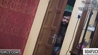 Indian Bhabhi Makan Malik Ne apne naukaro ko chodne ka training deti hai