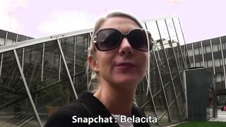 Blondine von der Straße zum Squirten gebracht