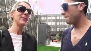 Blondine von der Straße zum Squirten gebracht