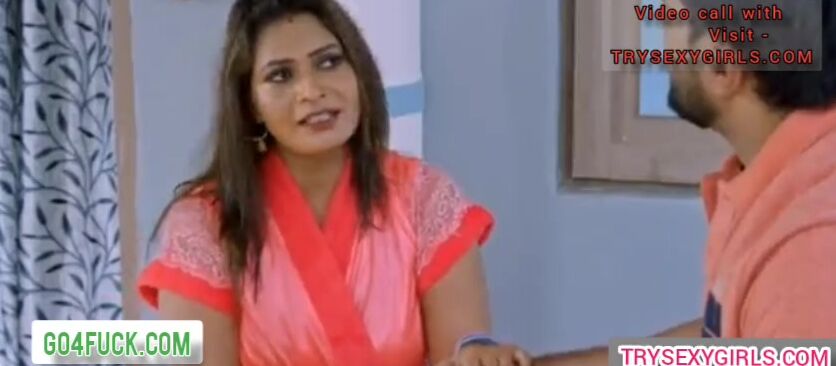 Bhabhi ne Dewar ko room lejaakar chudai karwai
