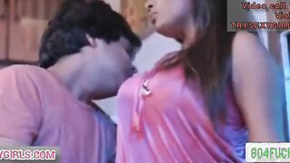 Indian sexy Bhabhi ko Dewar ne kitchen mai aakela dekha Chudai kari