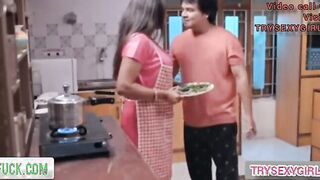 Indian sexy Bhabhi ko Dewar ne kitchen mai aakela dekha Chudai kari