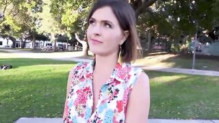 Heiße Brunette lutscht auch meine prallen Eier