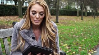 Kurvige Milf zum Ficken mitgenommen