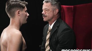 Dex Devall explode his white creamy cum