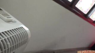 Morena gostosa do rabão fudendo com os dotados