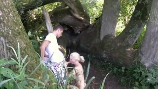 Fick die Blondine hart im Graenen