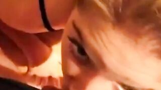 Svensk blondin med stor röv suger som ett proffs