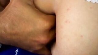 Feuchte deutsche MILF liebt Anal-Dildo-Spiele