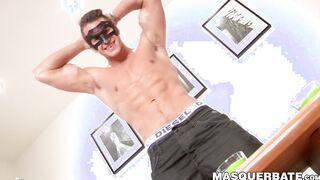 Buff young bloke flexes his big muscles and masturbates solo