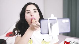 Dark Hair bitch fucks the selfie stick