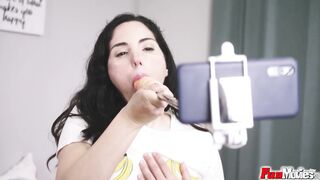 Dark Hair bitch fucks the selfie stick