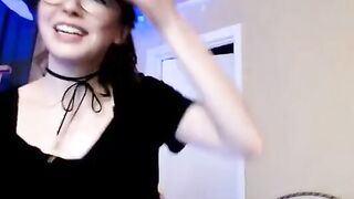 Hairy Amateur on Webcam Shows it All