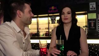 Heiage Frau zum One-Night-Stand eingeladen