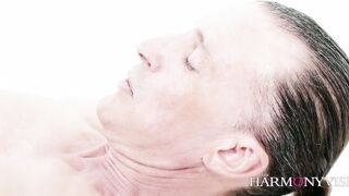 Ballerina loves 2 loads on her face