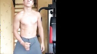 Muscled Amateur Man's Striptease Wow