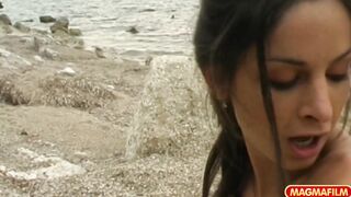 Petite Hottie gets arse fuck on the beach