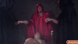 Bondage bitch gets duo dicked