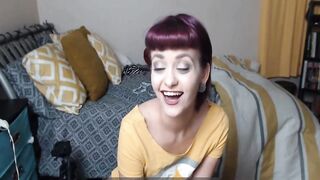 Italian Pawg Shows Off Her Big Ass on Webcam