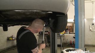 Inked sexy ride cocks into the garage