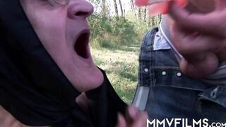 Hold my teeth, let me suck you off!