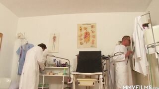 Specialist doctors heal a women with cum