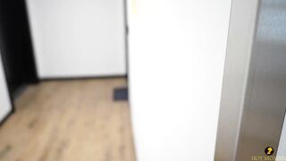 Fremden Mann im Lift zum Ficken aufgerissen