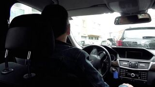 Amateur wench give bj to the driver