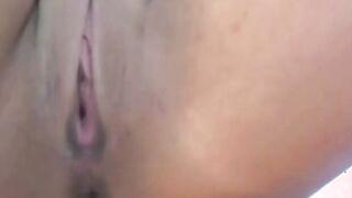 Squirting Beauty Plays with Vibrator on Webcam