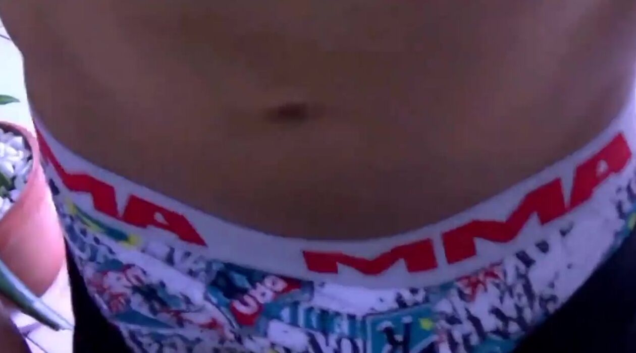Morena gostosa do rabão fudendo com o dotado