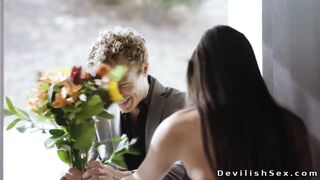 Brunette lures and fucks boyfriend