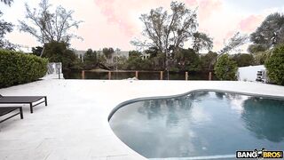 Big Poolside Booty