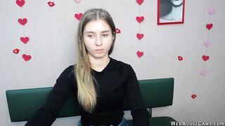 Blonde Ukrainain masturbates on webcam