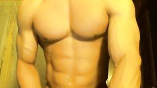 Muscle Men Showing Off - Big Cocks on Cam