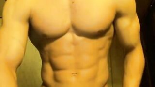 Muscle Men Showing Off - Big Cocks on Cam