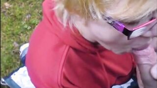 Deutsche Oma mit dicken Titten liebt Gesichtsbehandlungen – Teil 11