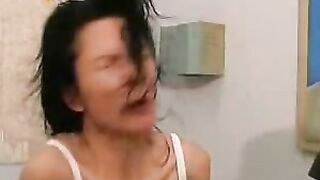 Die Genossen bumsen mich in der Wachstube