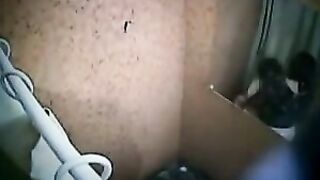 Luder lieag sich in der Umkleidekabine poppen