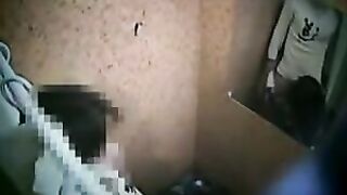 Luder lieag sich in der Umkleidekabine poppen