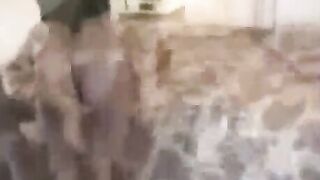 Schwarzer durchdringt meinen zarten Kaarper