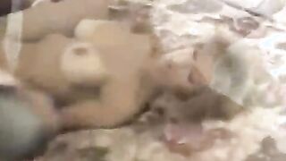 Schwarzer durchdringt meinen zarten Kaarper