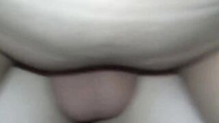 Eine junge dicktittige Schlampe gebumst