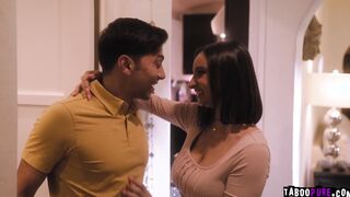 SHay SIghts and Reagan Foxx fucked by Max Fills