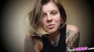 Crank Your Hog Dry: Tattooed Solo Webcam Girl With Big Assets