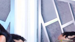 Latina Extreme Pleasure Fucking With Her Pussy